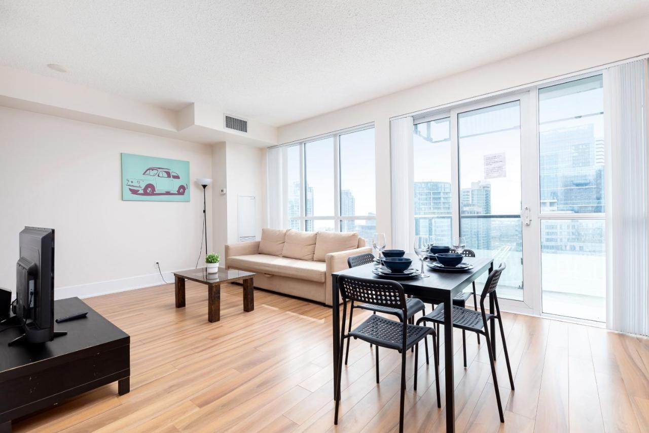 Appartement Across From The Cn Tower, Metro Toronto Convention Centre And Rogers Centre In Downtown Toronto Core Extérieur photo
