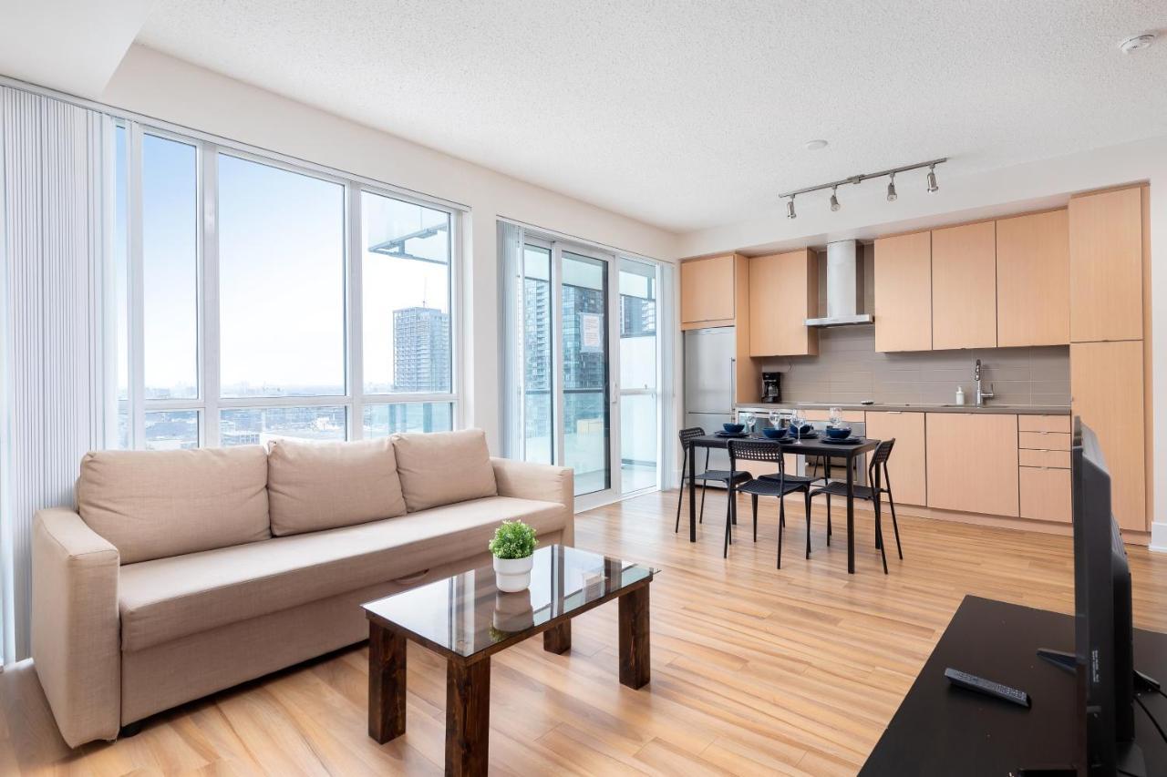 Appartement Across From The Cn Tower, Metro Toronto Convention Centre And Rogers Centre In Downtown Toronto Core Extérieur photo