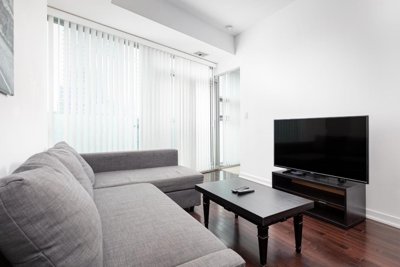 Appartement Across From The Cn Tower, Metro Toronto Convention Centre And Rogers Centre In Downtown Toronto Core Extérieur photo