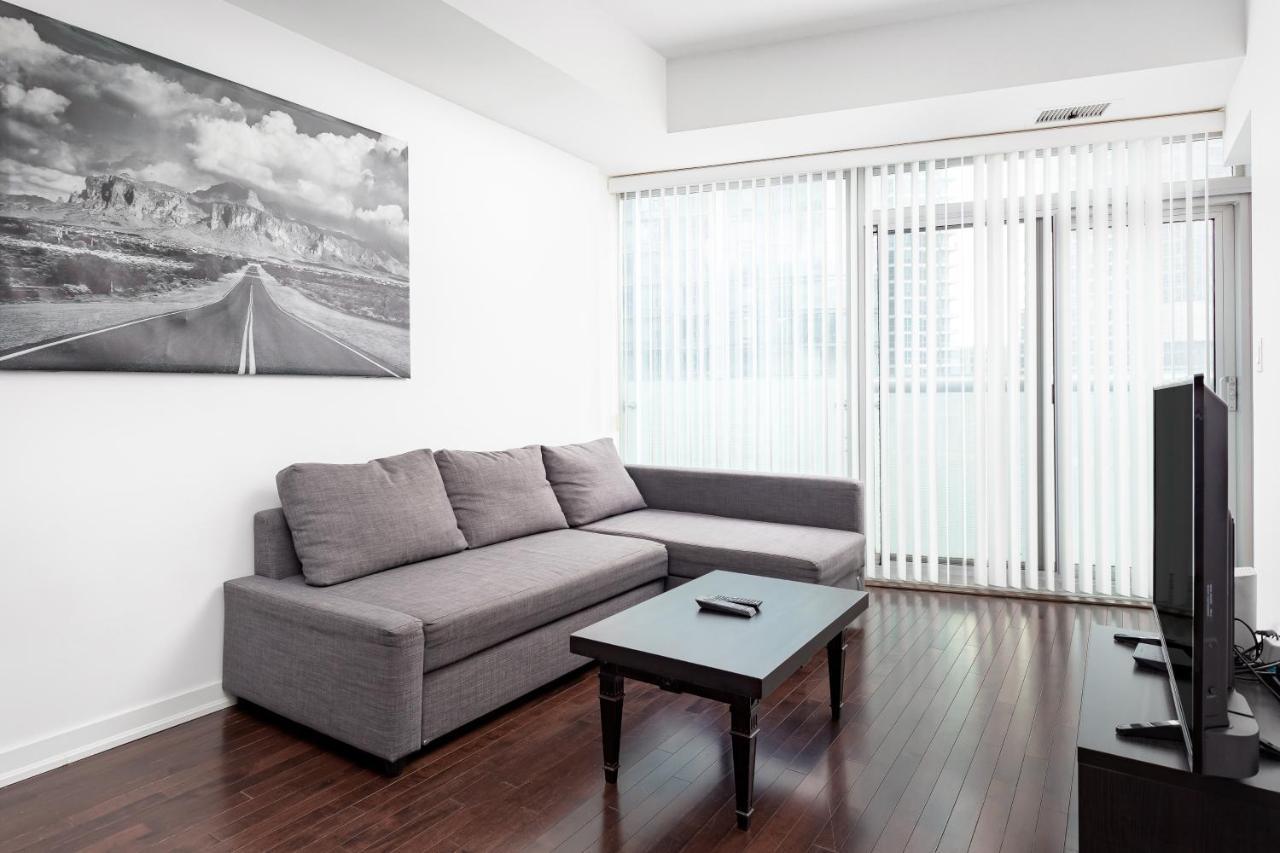 Appartement Across From The Cn Tower, Metro Toronto Convention Centre And Rogers Centre In Downtown Toronto Core Extérieur photo