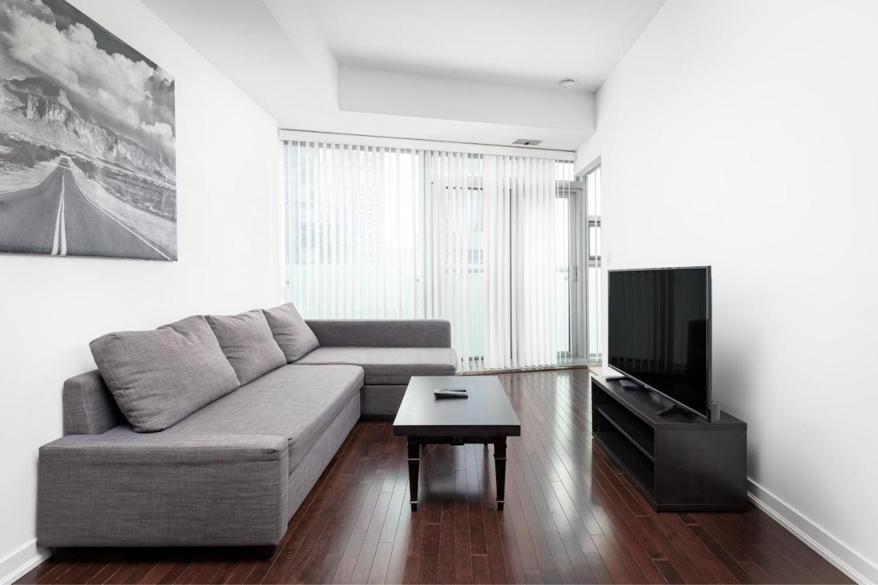 Appartement Across From The Cn Tower, Metro Toronto Convention Centre And Rogers Centre In Downtown Toronto Core Extérieur photo