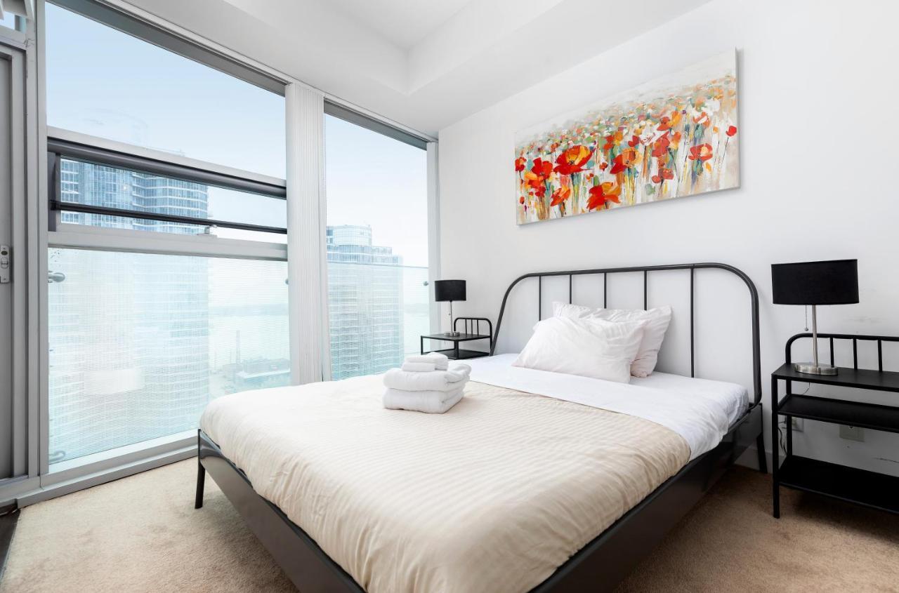 Appartement Across From The Cn Tower, Metro Toronto Convention Centre And Rogers Centre In Downtown Toronto Core Extérieur photo
