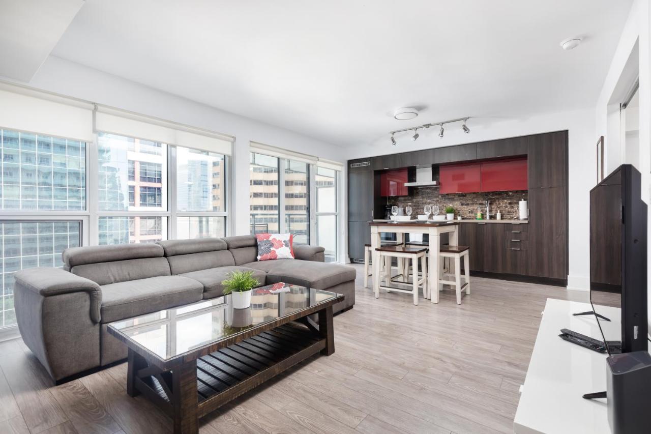 Appartement Across From The Cn Tower, Metro Toronto Convention Centre And Rogers Centre In Downtown Toronto Core Extérieur photo