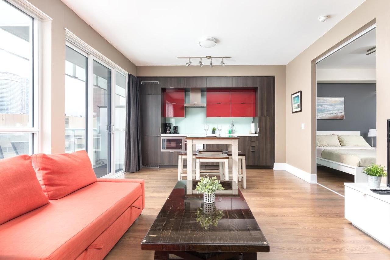 Appartement Across From The Cn Tower, Metro Toronto Convention Centre And Rogers Centre In Downtown Toronto Core Extérieur photo